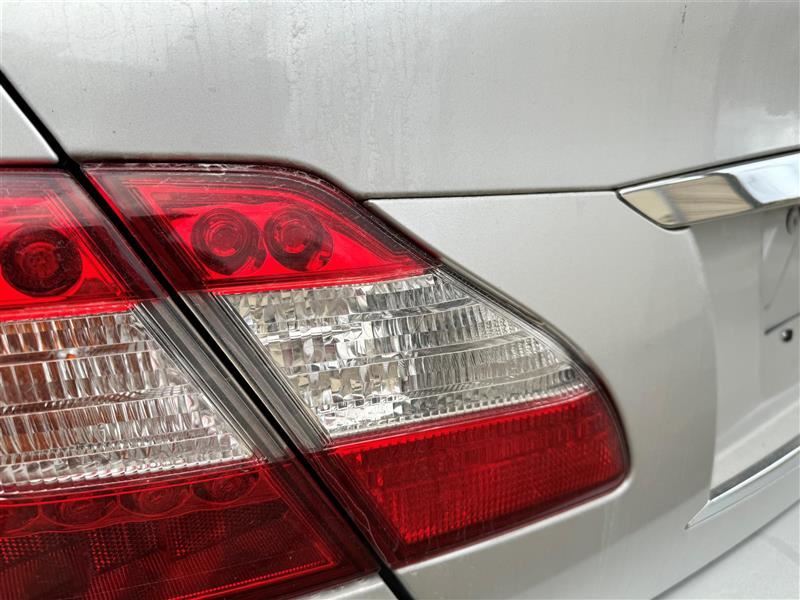 2011 2012 2013 Infiniti M56 OEM Pair Of Trunk Lid Mounted Taillight