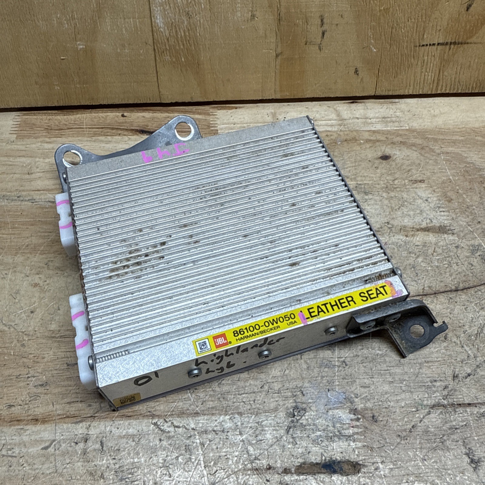 2001 TOYOTA HIGHLANDER OEM AMP FACTORY JBL AMPLIFIER 861000W050 HARMAN BECKER