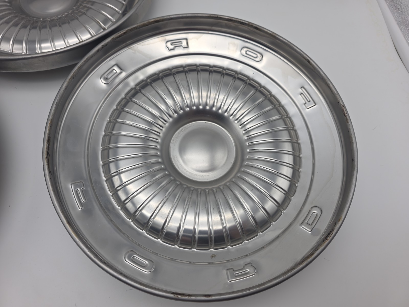 SET OF 5 FORD GALAXIE POVERTY DOG DISH HUBCAPS 10 1/2″
