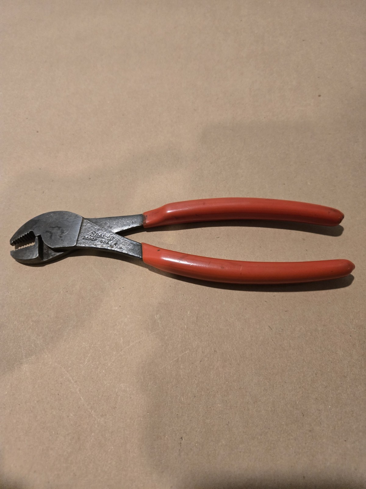 Snap On 7-3/4″ Long Angle Head Battery Terminal Pliers Red Handle USA 208CP