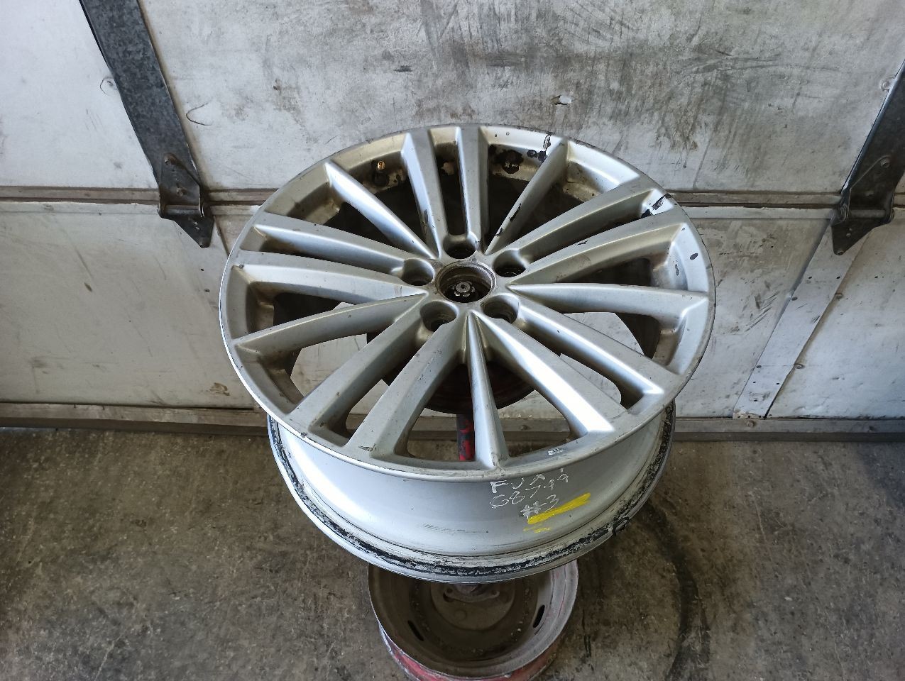 17×7 Alloy Wheel Rim 15 Spoke Silver from 2013 IMPREZA 13081389