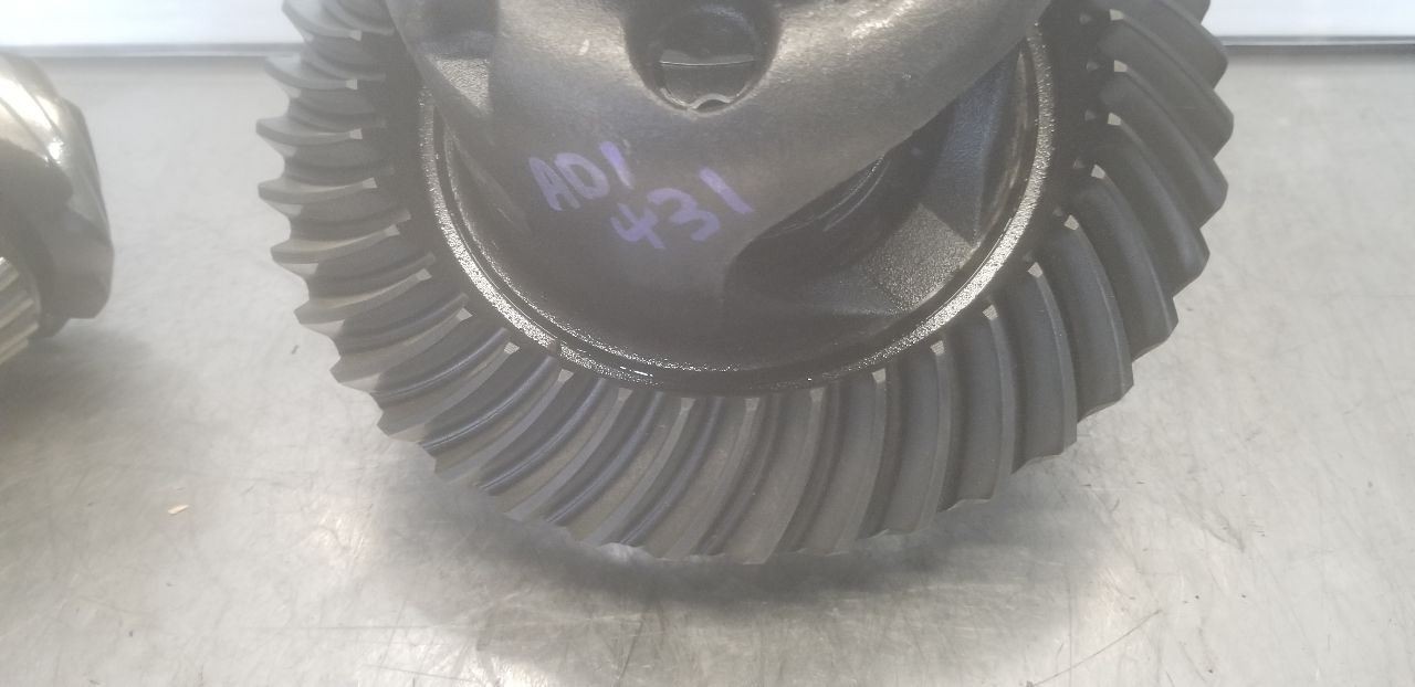 23 GMC SIERRA 2500 REAR AXLE RING GEAR AND PINION 3.42 RATIO GU6 G80