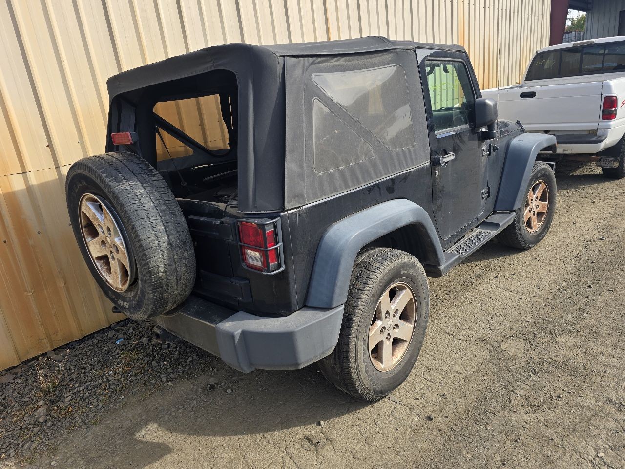 Used Engine Control Module (ECM) fits: 2010 Jeep Wrangler Electronic Control Mod