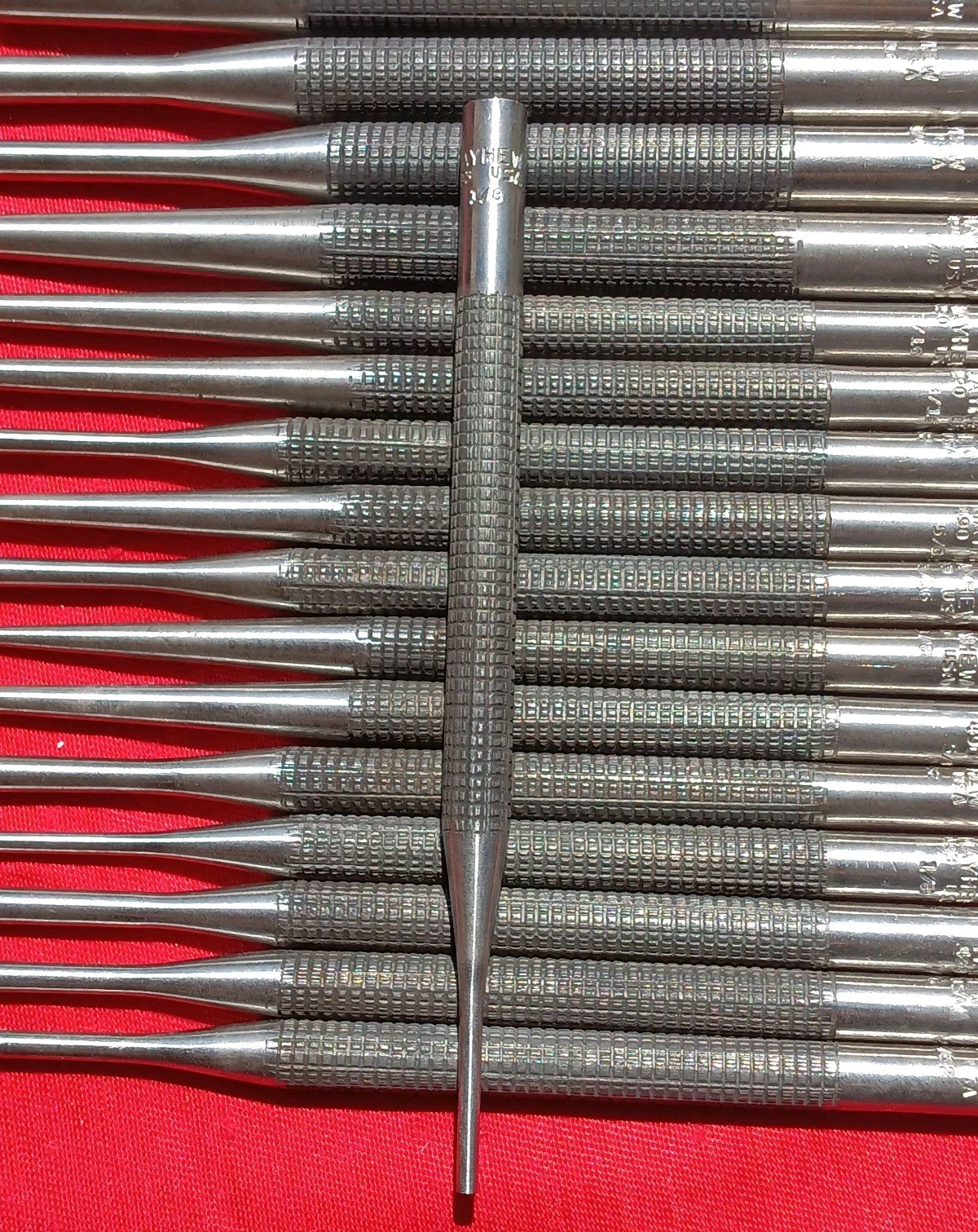 Mayhew Tools 22-Piece Mixed Punch Set SAE 1/8″ to 1/2″ # 490, 491, 493. Clean