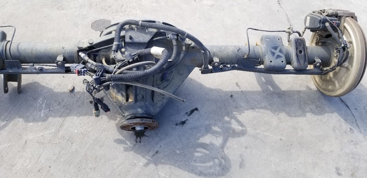 20 GMC SIERRA 1500 REAR AXLE ASSEMBLY 9.5″ RING GEAR 3.23 RATIO