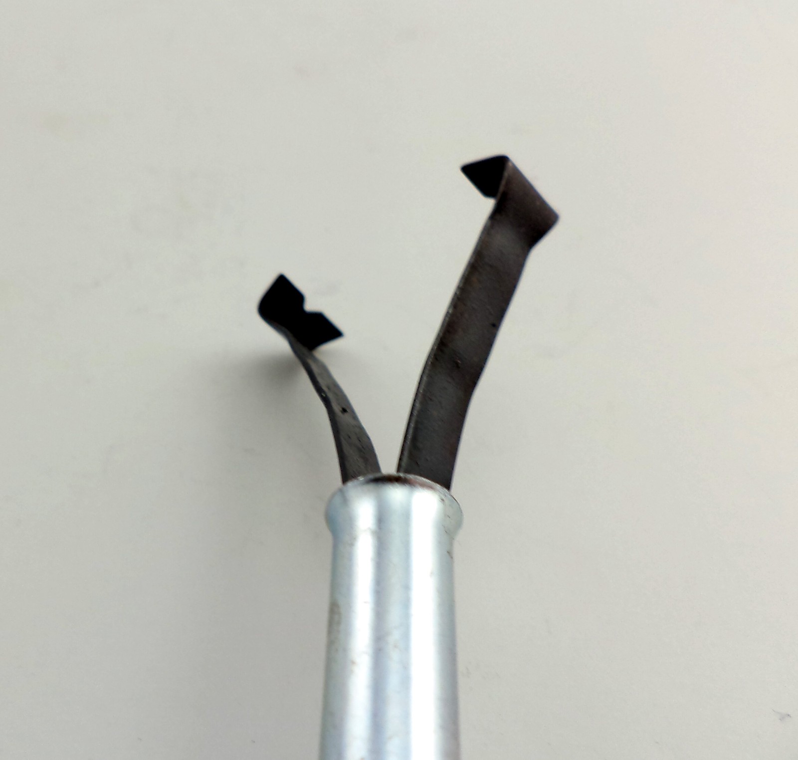 Wilde Tools 15” Flexible Pick Up Tool Mechanical Hand Finger Pickup Clamp