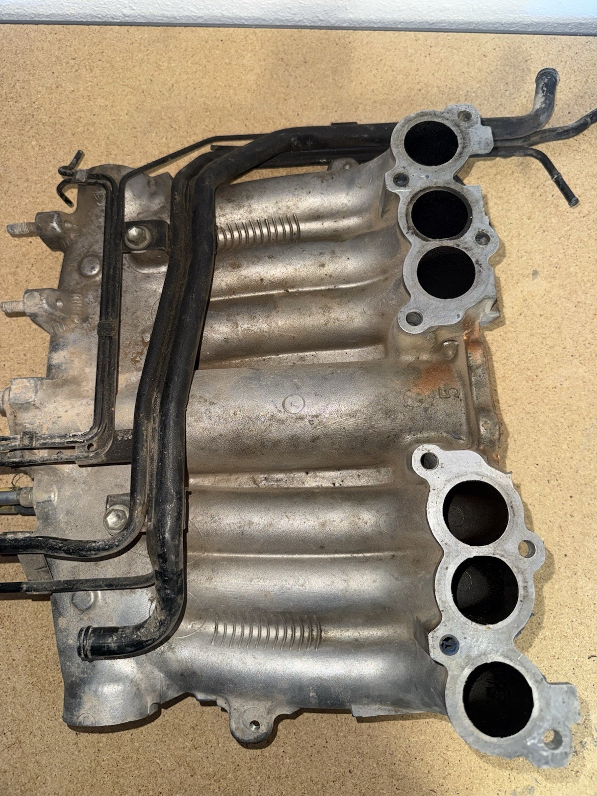 Upper Intake Manifold Plenum 1989-1995 Toyota 4Runner Pickup V6 3VZ-E 3.0 3vz-fe