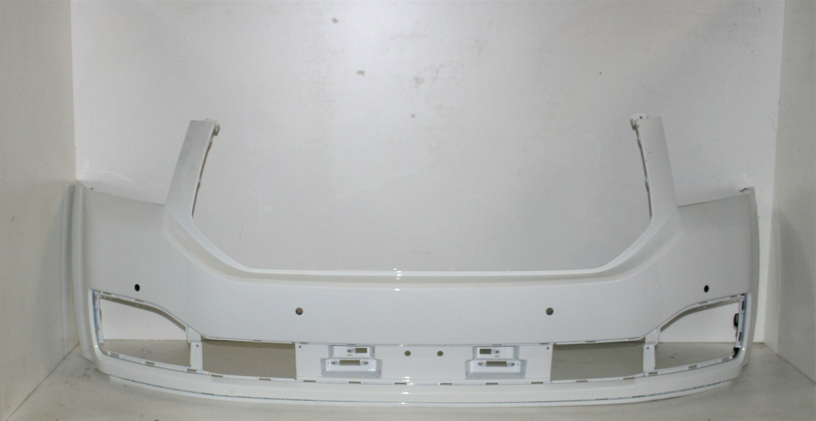 2015 2016 2017 2018 2019 GMC Yukon Front Bumper Cover OEM GM SUMMIT WHITE