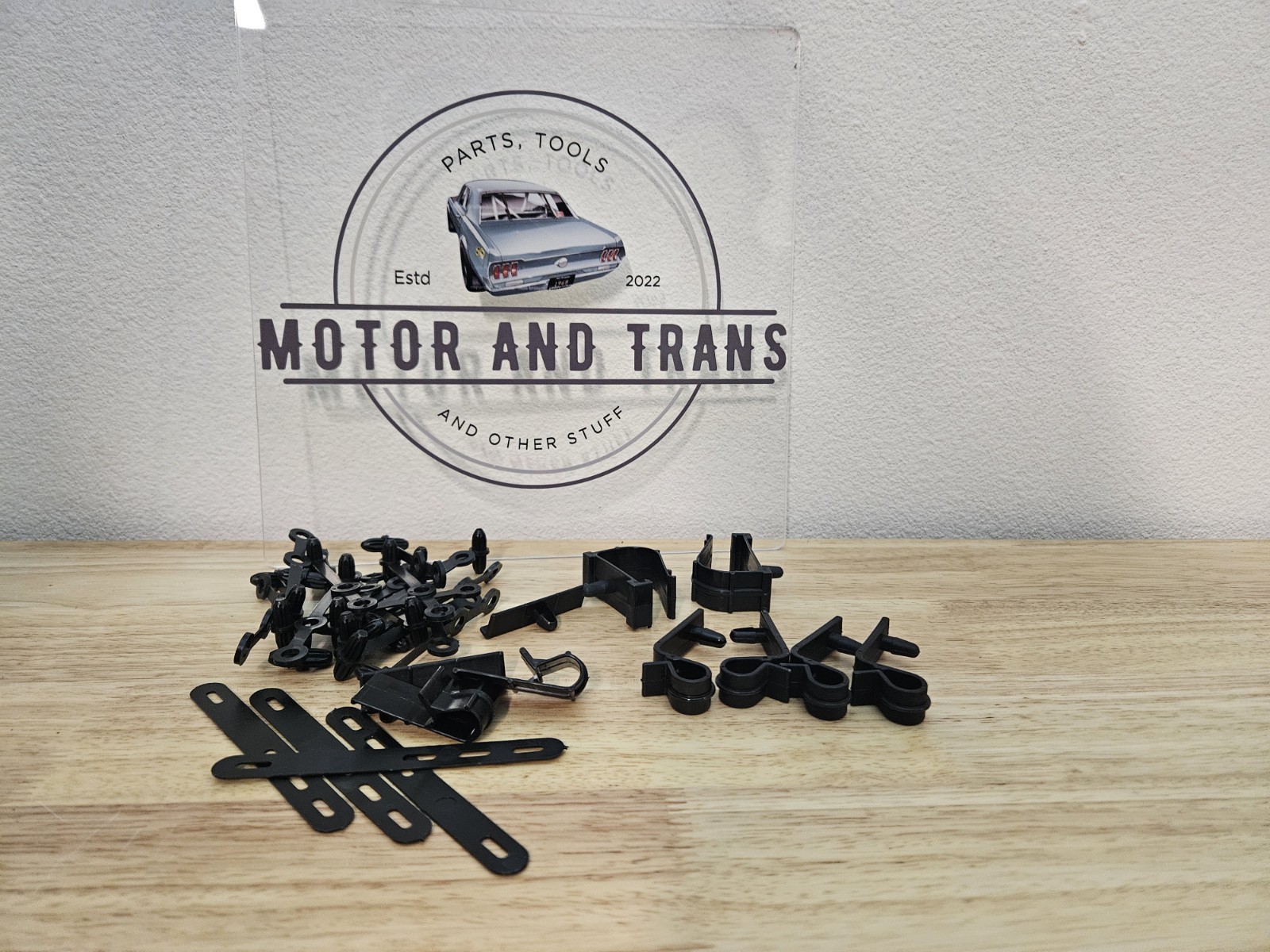 67 kit, wire loom mounting (19 straps, 14 clips) Pony Ent #731