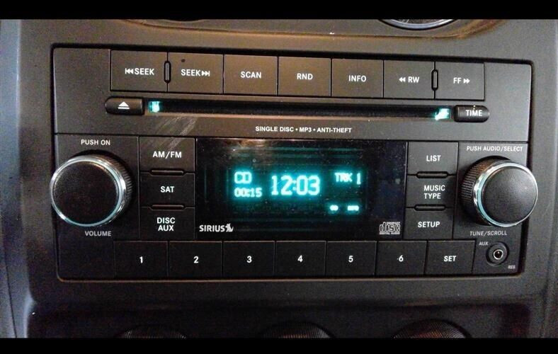 13-17 CHRYSLER DODGE JEEP AM FM XM Radio MP3 CD Player WITH AUX P05091197AE RES
