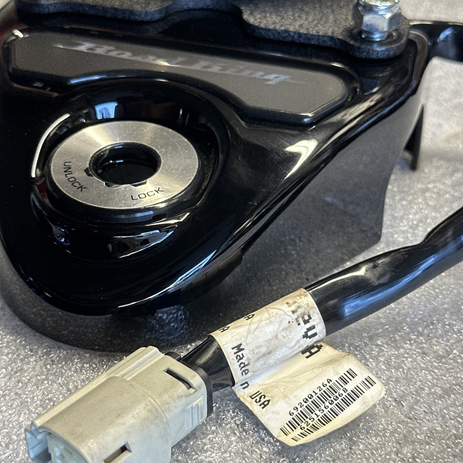 2018-2024 OEM Harley Road King Nacelle Top Cover w/ MPH Gauge & Mount 67810-96A