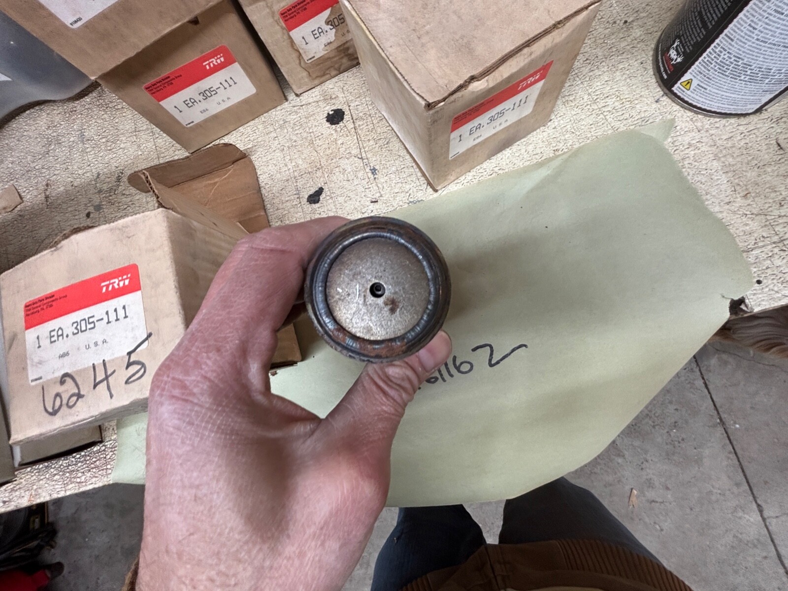 TRW 305-111 BALL JOINT ”” READ THE LISTING””- 9W MOOG CROSS K7025