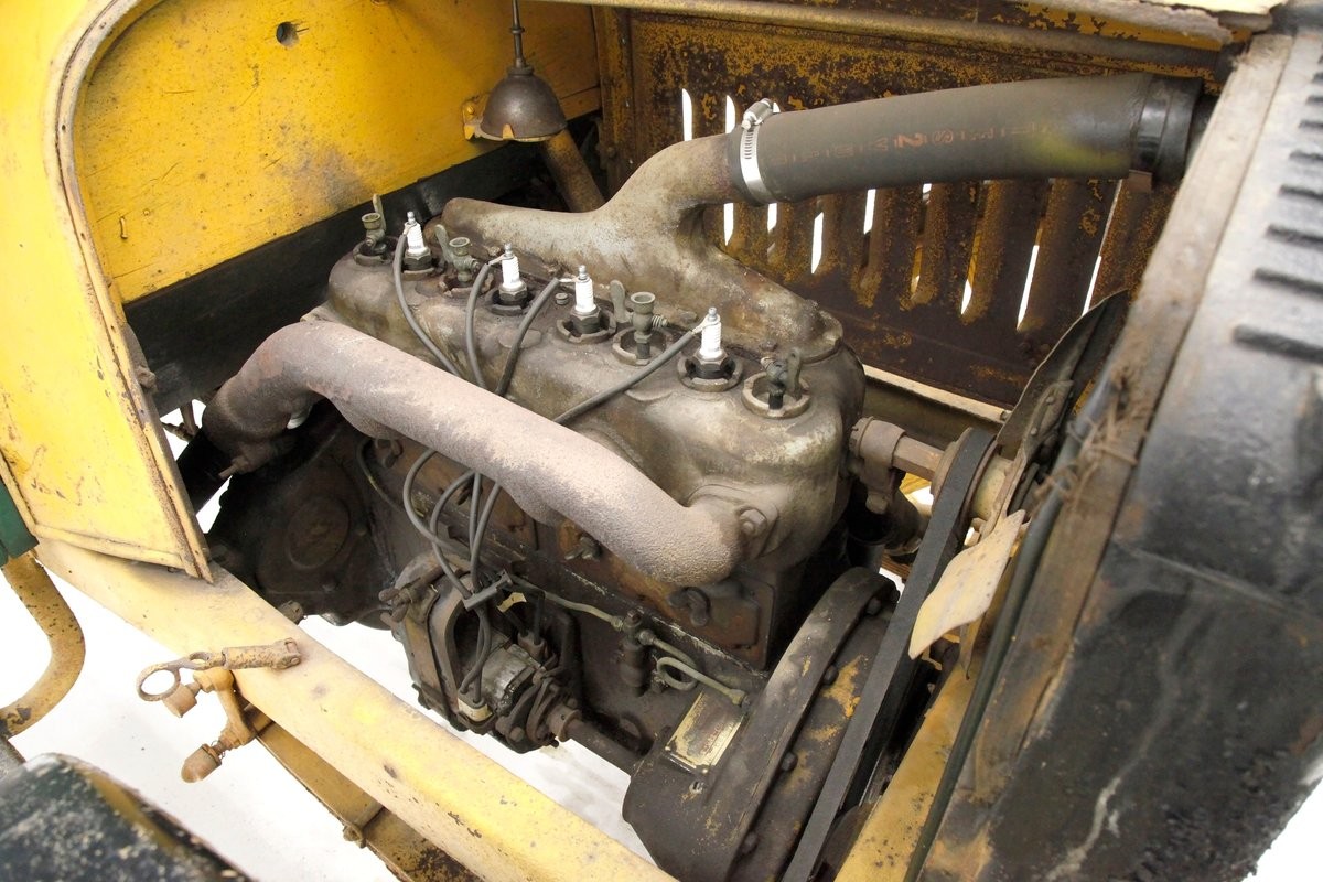 1915 Republic 2 Ton