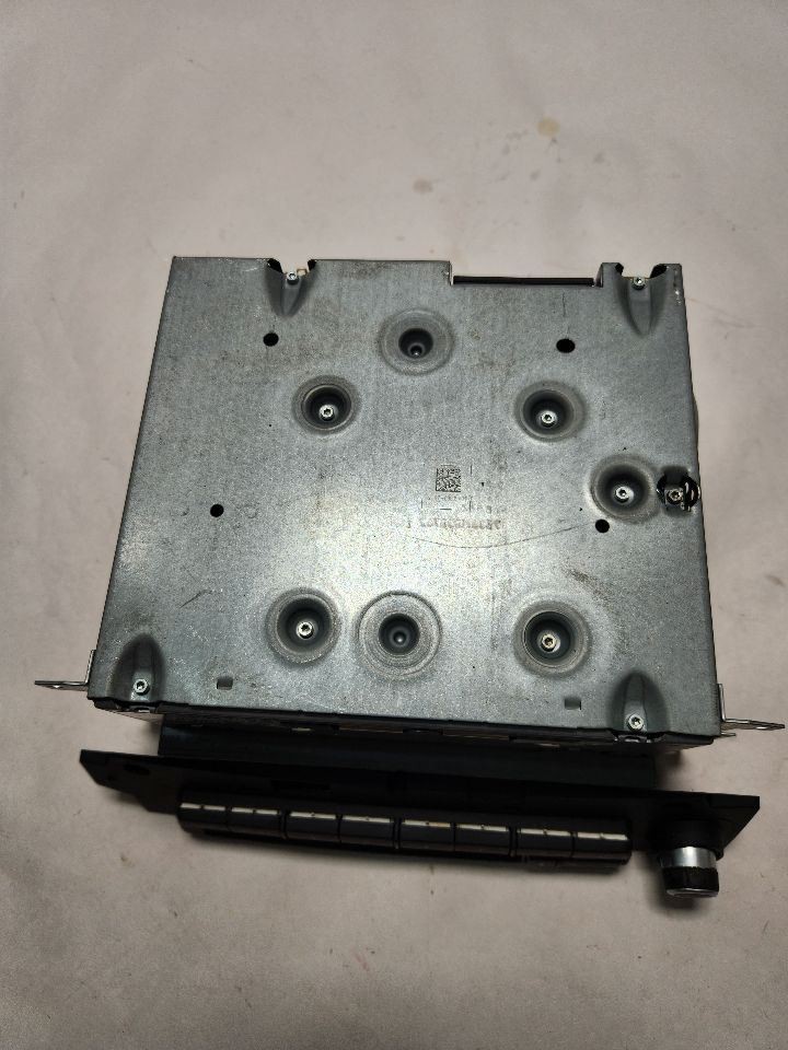 Audio Equipment Radio Am-fm-cd Receiver Fits 08-10 BMW 528i 391117