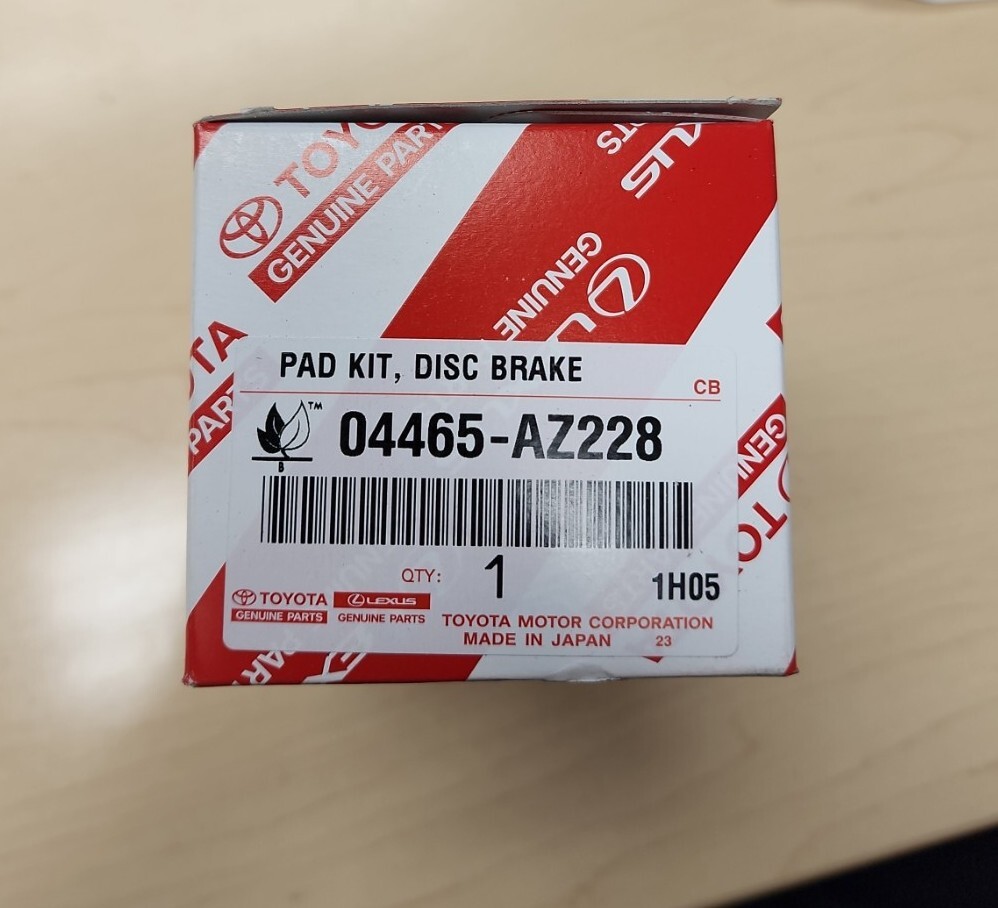 2019-2022 Toyota Corolla Front Brake Pads Ceramic 04465-AZ228 2020 Prius Prime