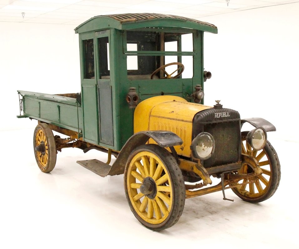 1915 Republic 2 Ton