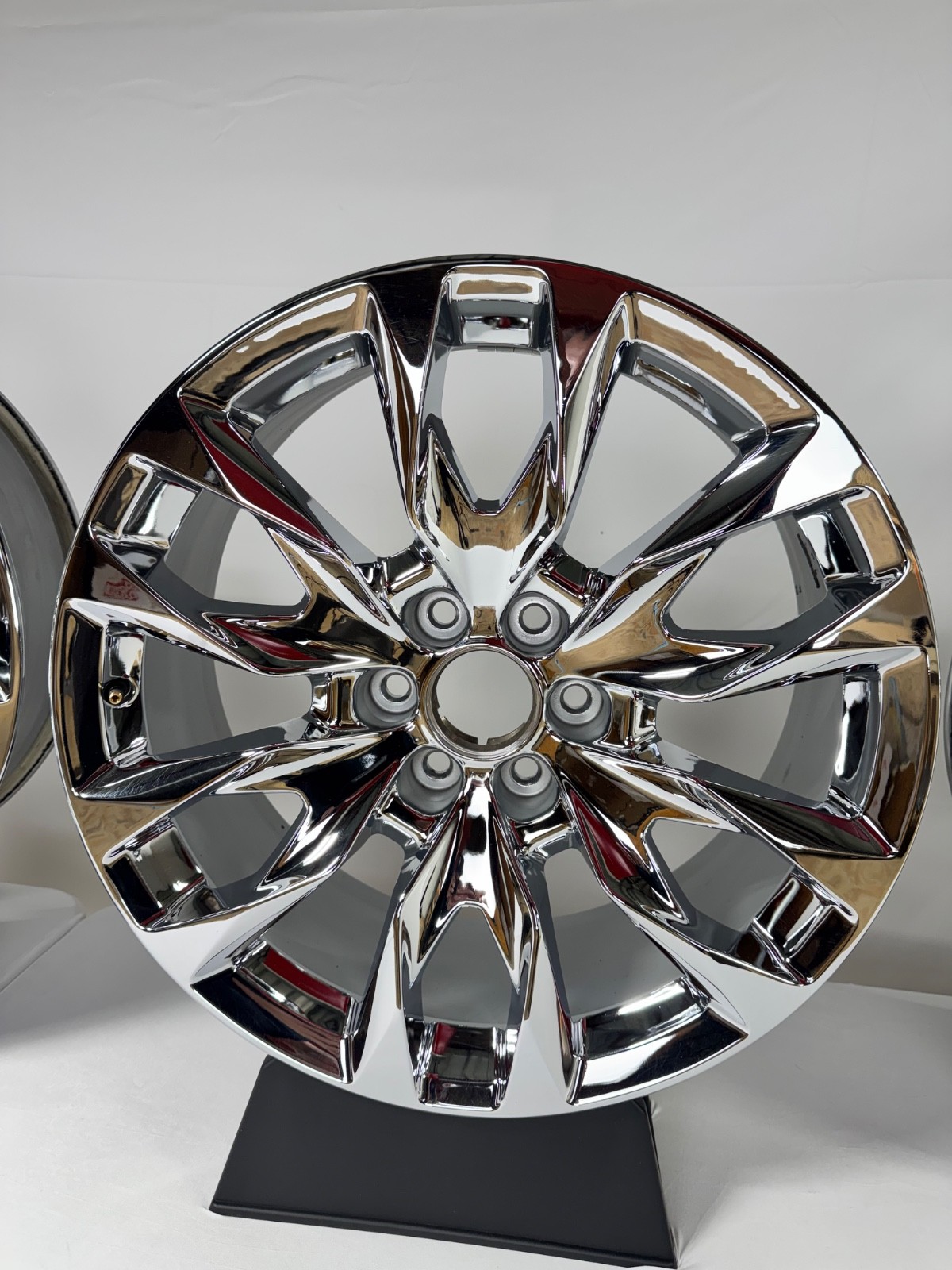 Used Set of 4 OEM Genuine GM Chrome 22 inch 22×9 Alloy Wheel Rim 84655420