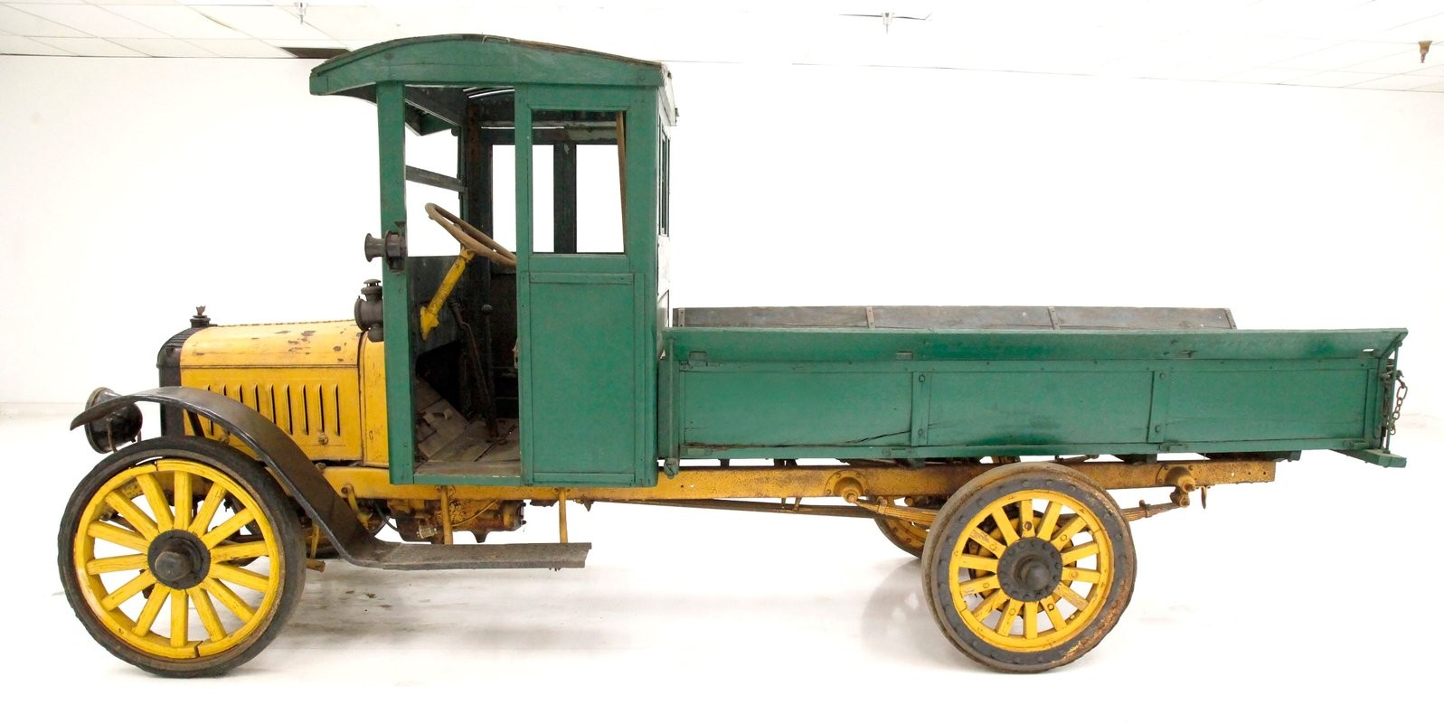 1915 Republic 2 Ton