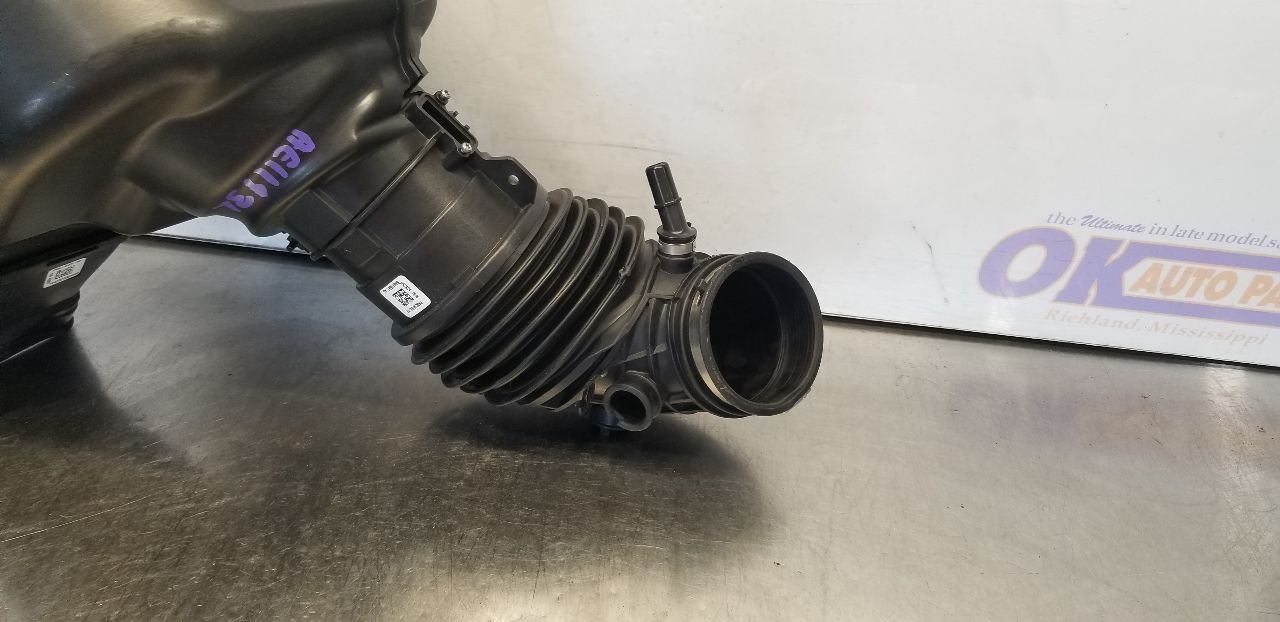 24 FORD MUSTANG DARK HORSE 5.0L AIR CLEANER AIR BOX LEFT DRIVER