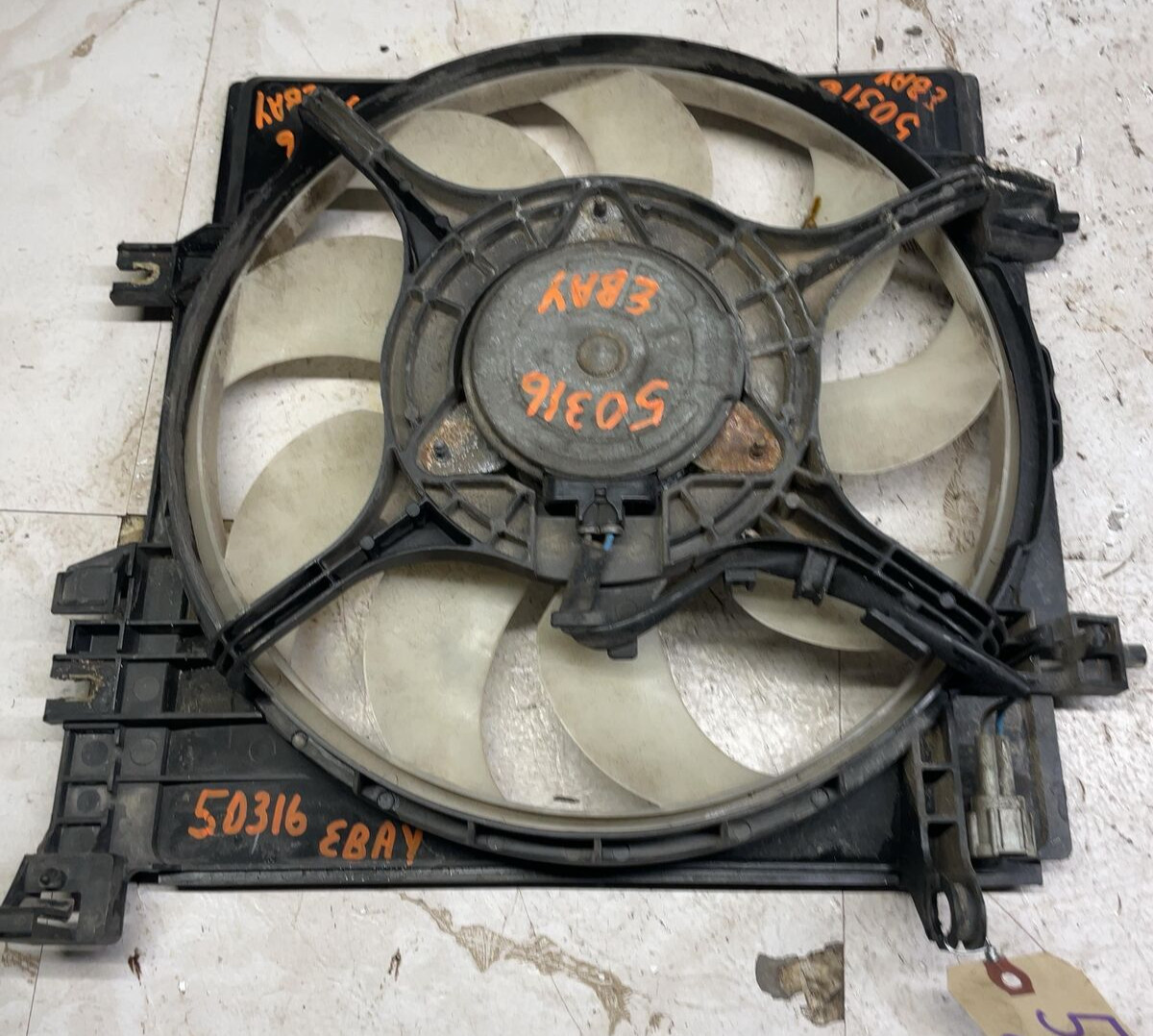 2013-2017 SUBARU XV CROSSTREK Radiator Cooling Fan Assembly Motor 2.5L OEM