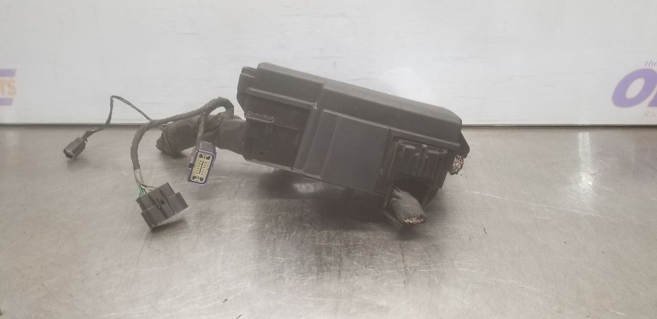 22 FORD MUSTANG 5.0L VIN F ENGINE FUSE BOX