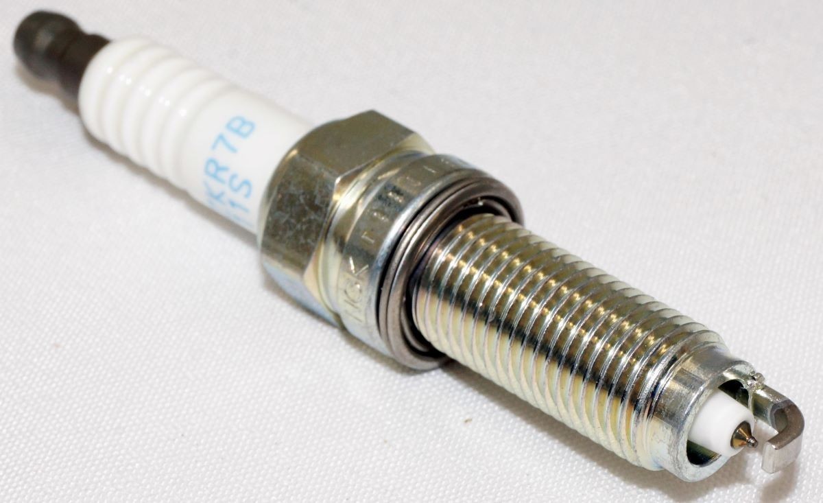 Set of 6 NGK 5787 Laser Iridium Spark Plugs – ILZKR7B11S