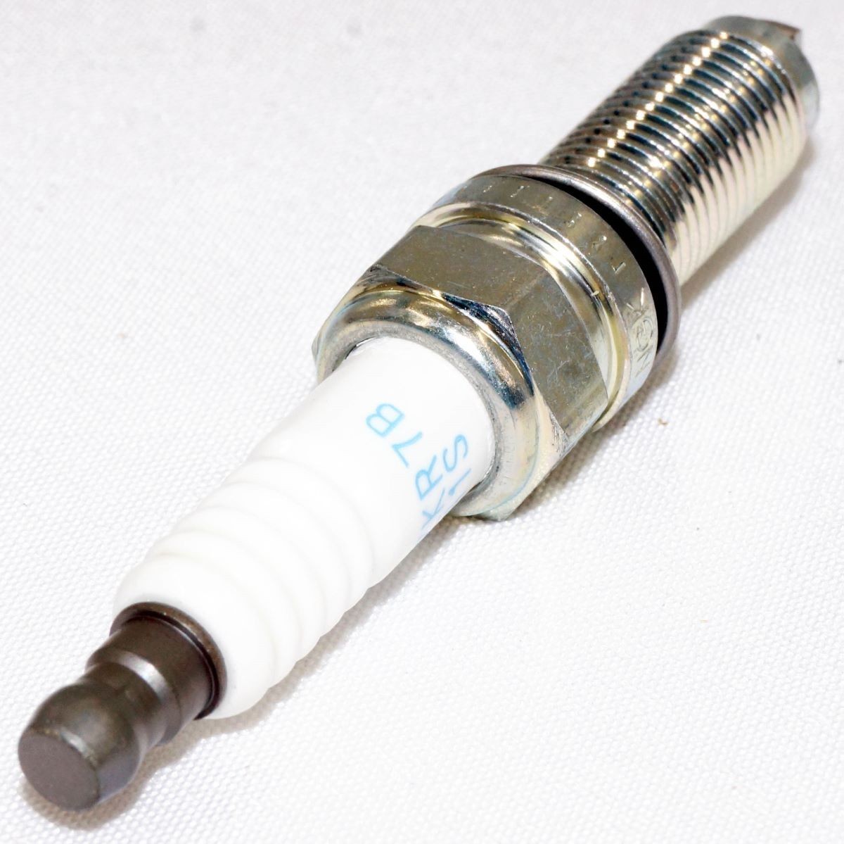 Set of 6 NGK 5787 Laser Iridium Spark Plugs – ILZKR7B11S