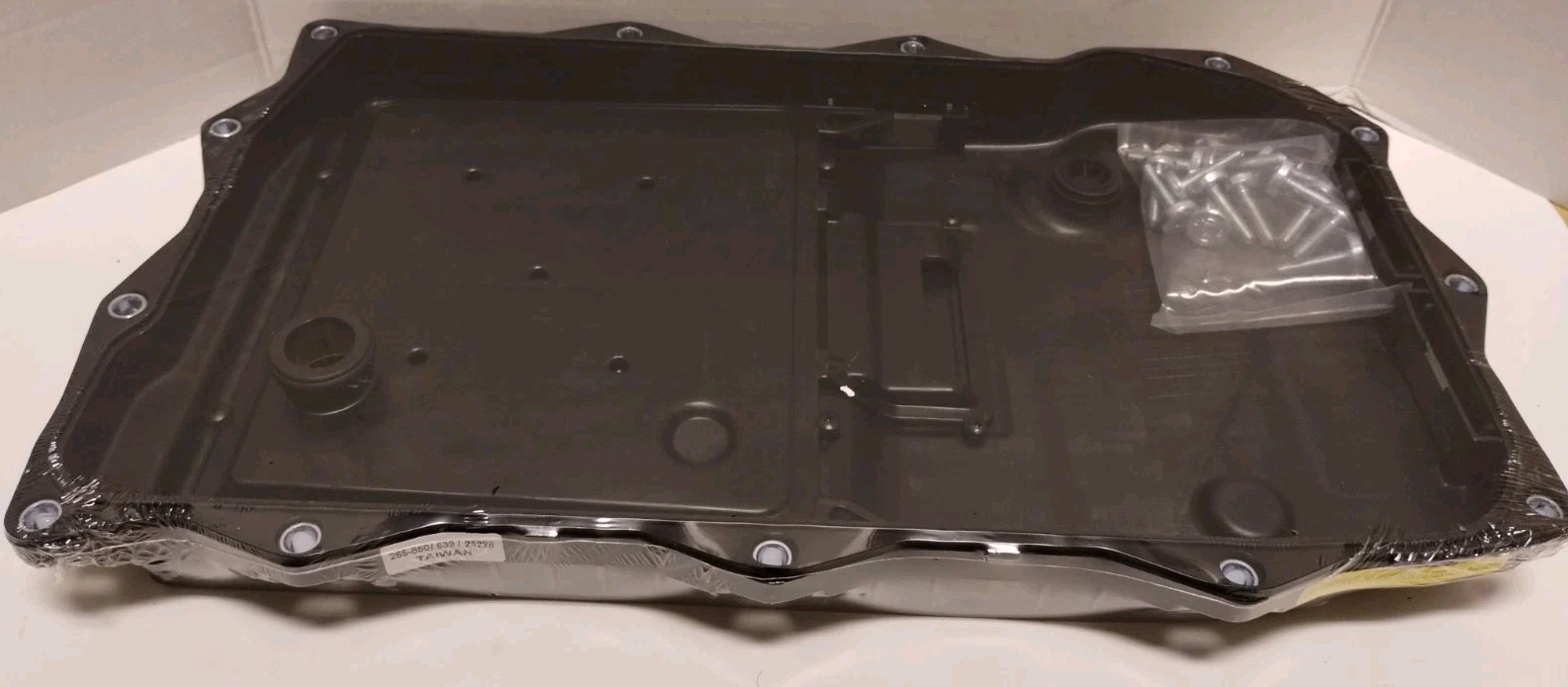 2004 Maserati Quattroporte Engine Oil Pan TH0NE (New Sealed Package)