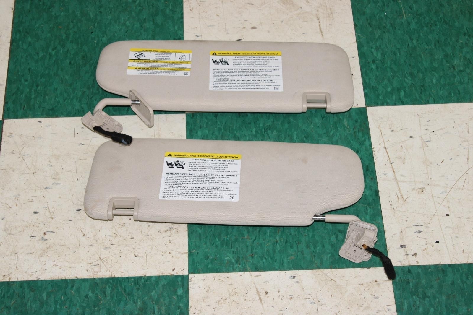 ⚠️NOTE⚠️ 20-25 Explorer Sandstone Interio Pair LH RH Sun Visor Factory OEM WTY