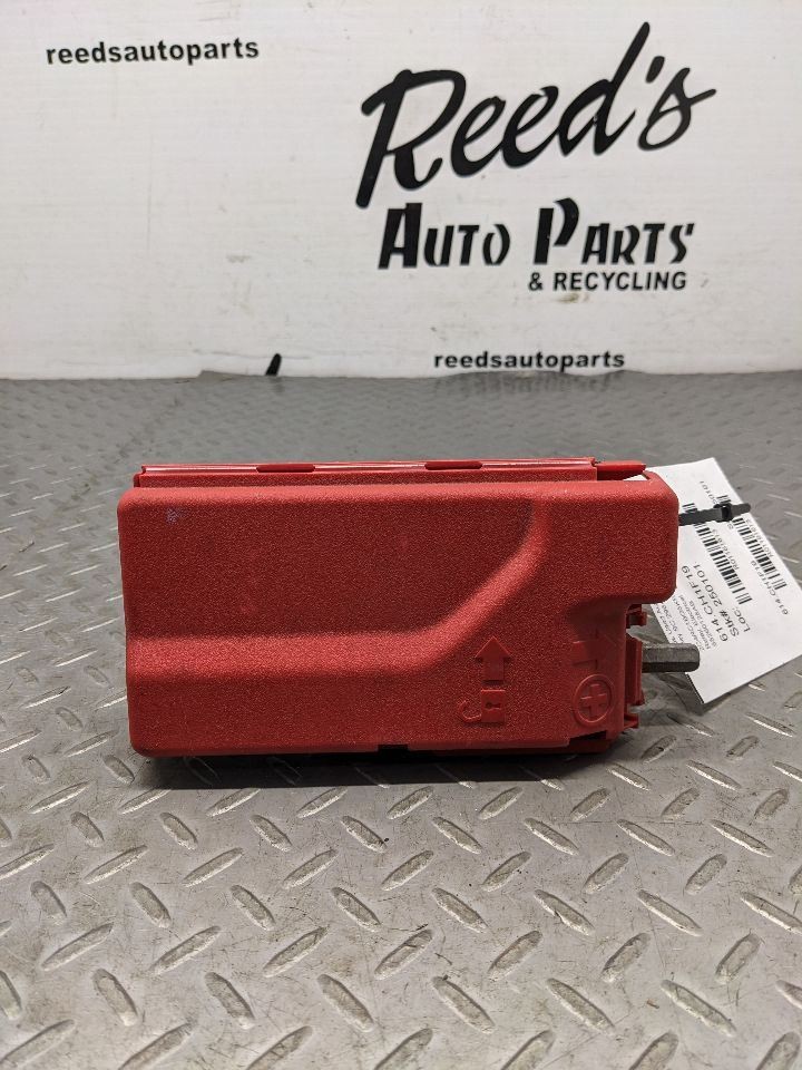 2020-2024 CHRYSLER VOYAGER 3.6L ENGINE COMPARTMENT FUSE RELAY BLOCK OEM1181613
