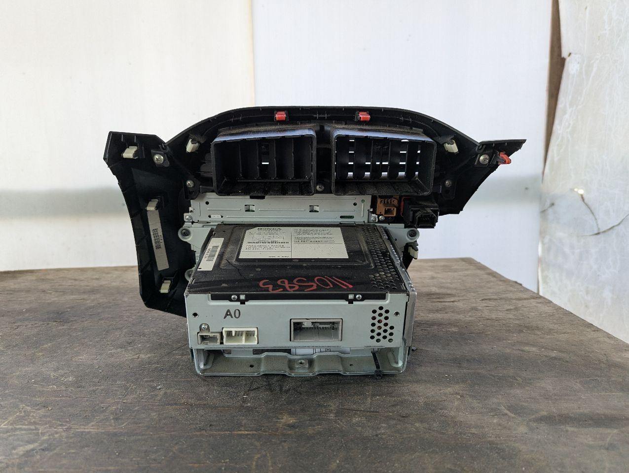 Audio Equipment Radio Tuner Assembly AM-FM-CD-MP3 Fits 09-13 FIT 39414