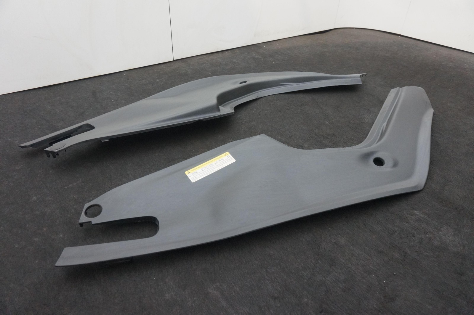 Set 2 Front Underhood Apron Trim OEM 1006327-00-F Tesla Model S 85D 12-16 *Note