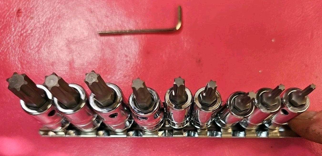 Pittsburgh 10pc. Male Star Bit Socket Set. Item 06932
