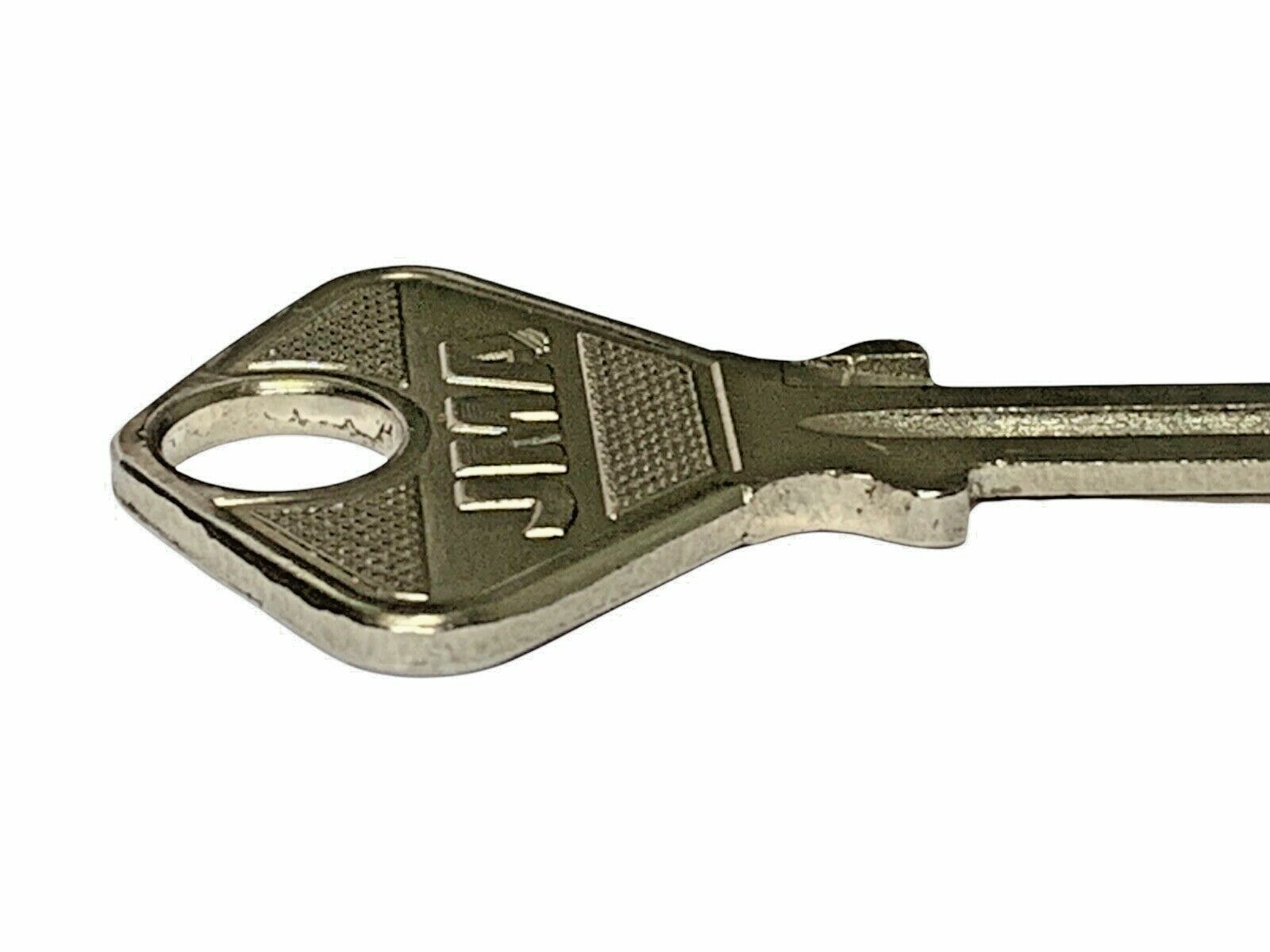 1 1963-1965 Alfa Romeo Giulia TI Super 61G 63R AF4D F33 AF3B FT4 Key Blank