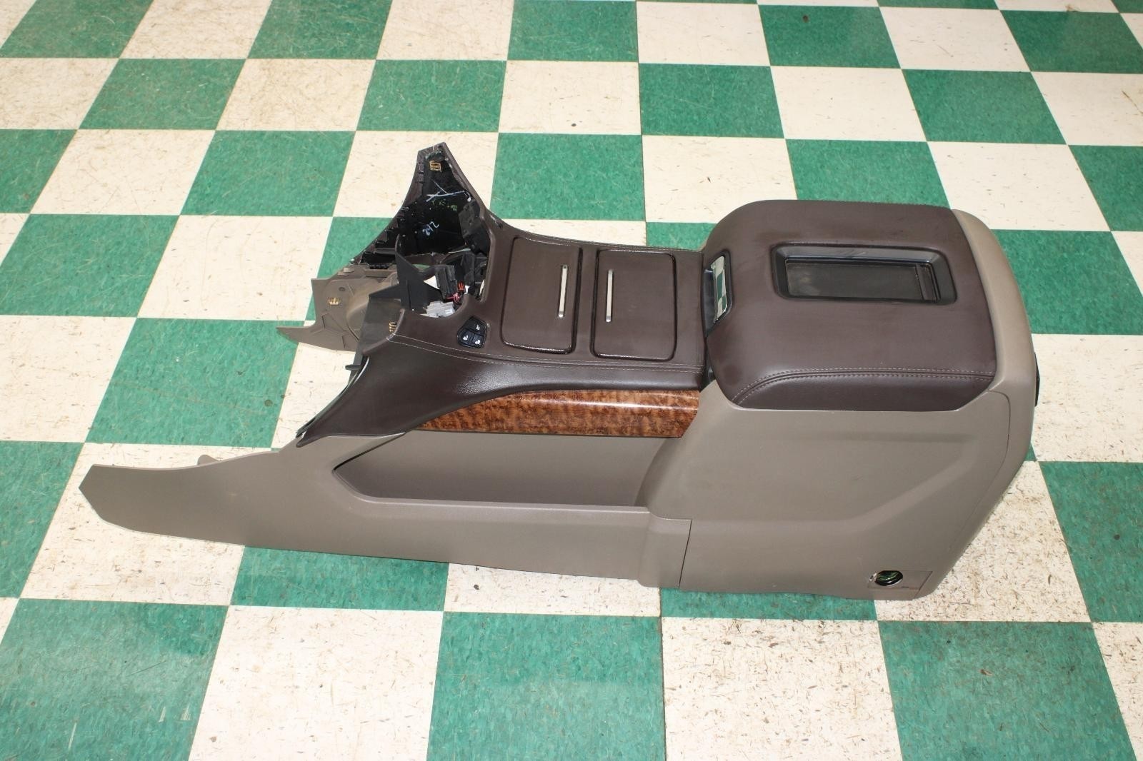 15-20 Suburban 1500 Cocoa Dune Woodgrain Center Front Console Armrest OEM OE WTY