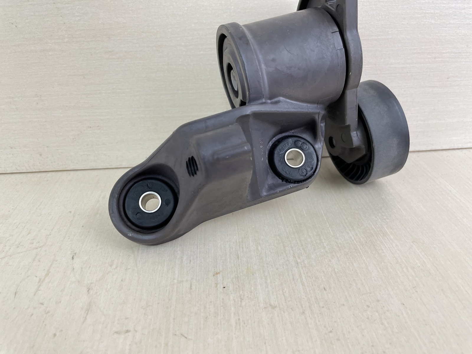 Mercury 135 – 300 HP 4 Stroke Outboard Belt Tensioner Assembly 885349T05 OEM