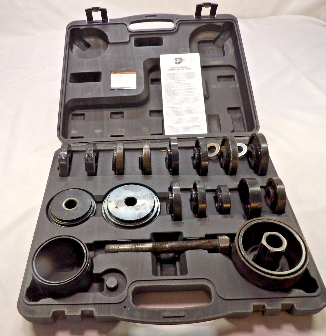 Front Wheel Drive Bearing Remover and Installer Kit 21-Piece Pre-Owned in Case