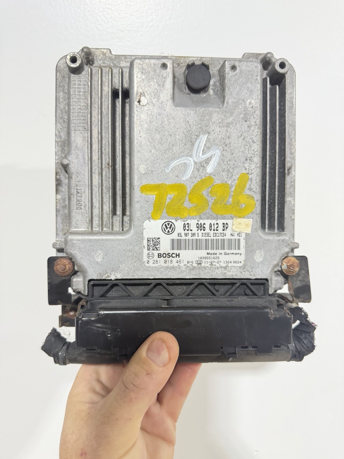 2012 PASSAT (DIESEL) ENGINE CONTROL MODULE ECU ECM PCM OEM 03L 906 012 BP USED