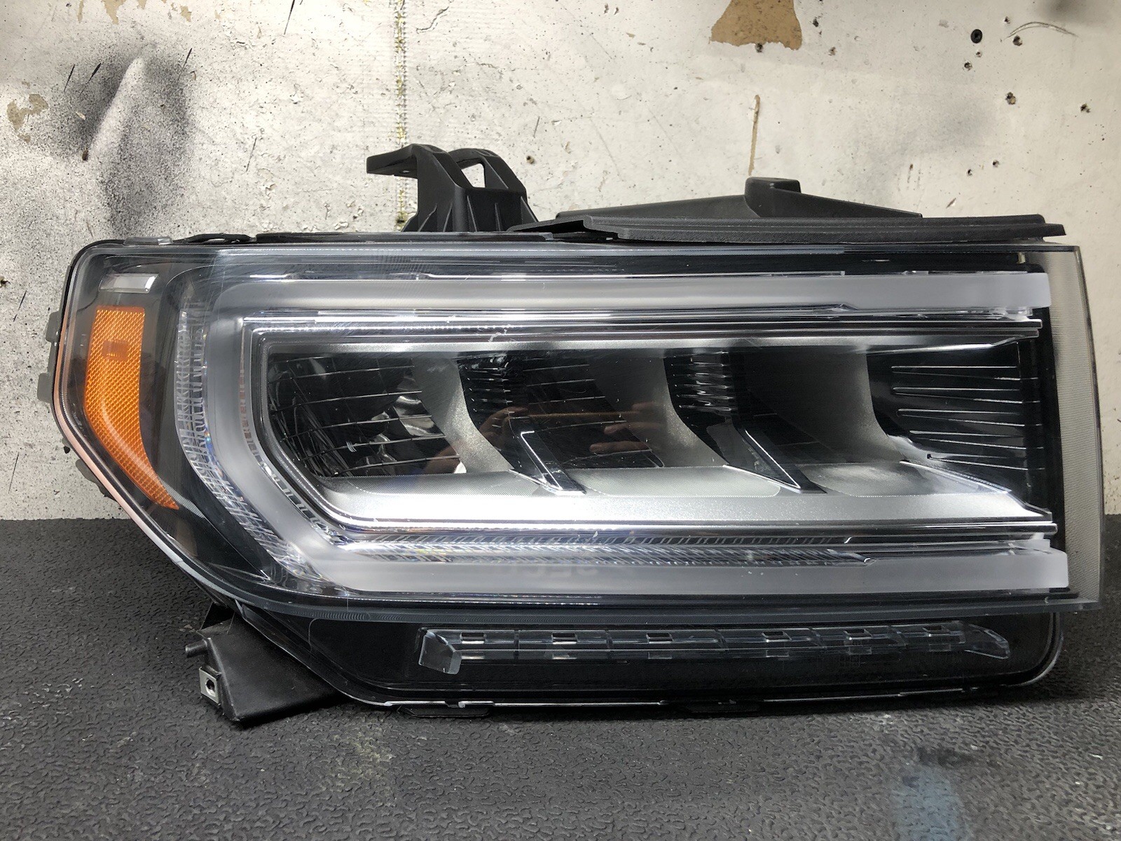 2020 2021 2022 2023 GMC ACADIA LED HEADLIGHT RIGHT RH PASSENGER