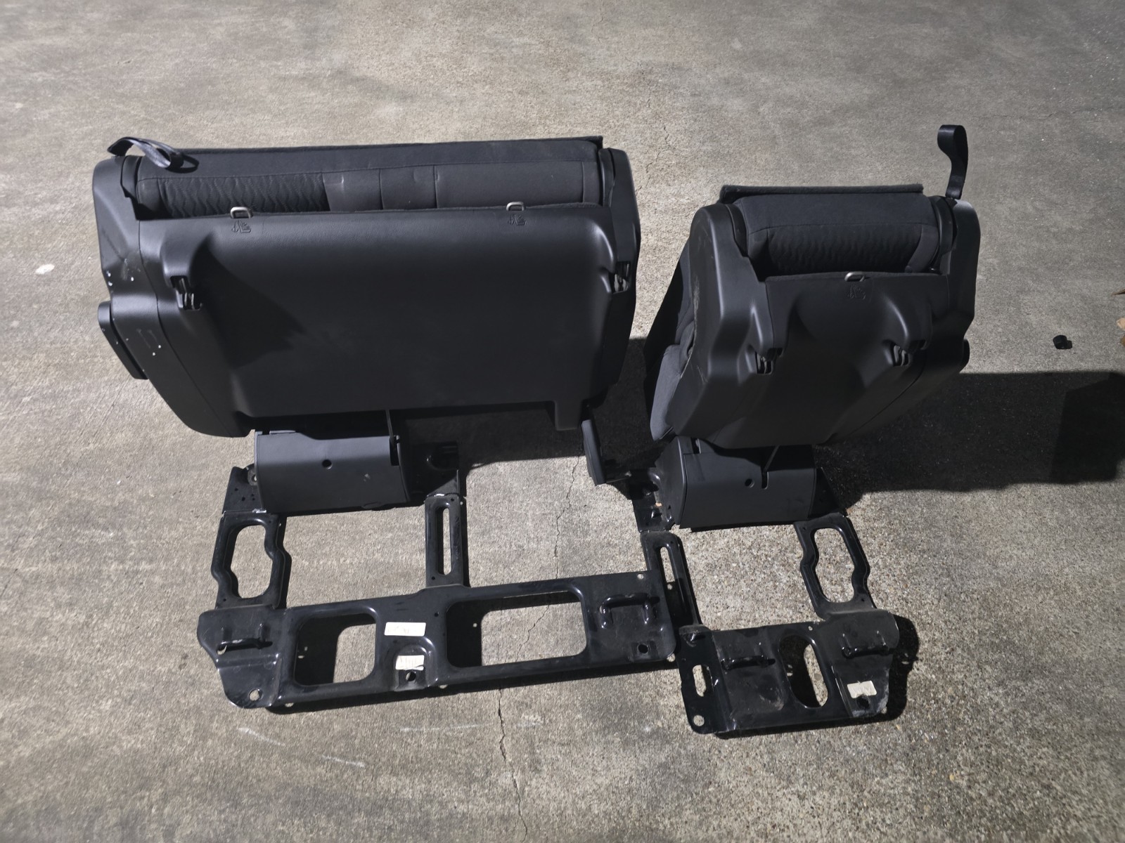 2015-2020 YUKON TAHOE 2nd Seat Bla SPLIT BENCH; CLOth LOCAL PICK UP ONLY