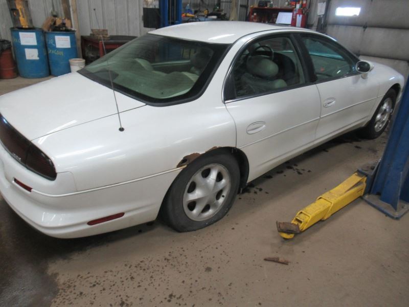 Passenger Corner/Park Light Cornering Bumper Mounted Fits 95-99 AURORA 296196