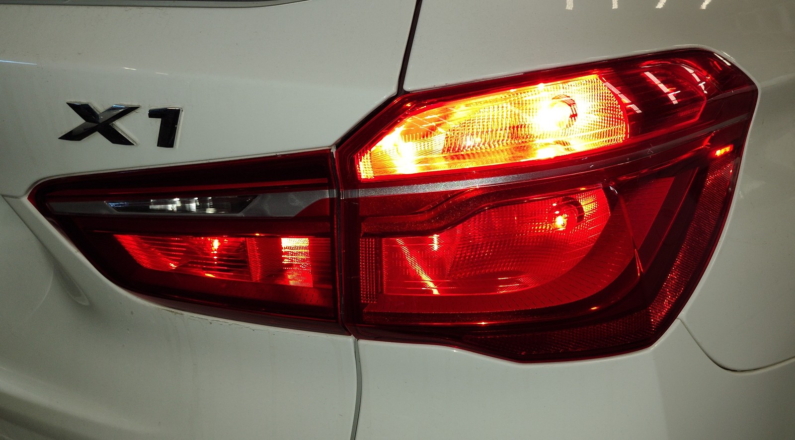 2016-2021 BMW X1 (F48) REAR RIGHT PASSENGER INNER TRUNK TAILLIGHT LIGHT LAMP