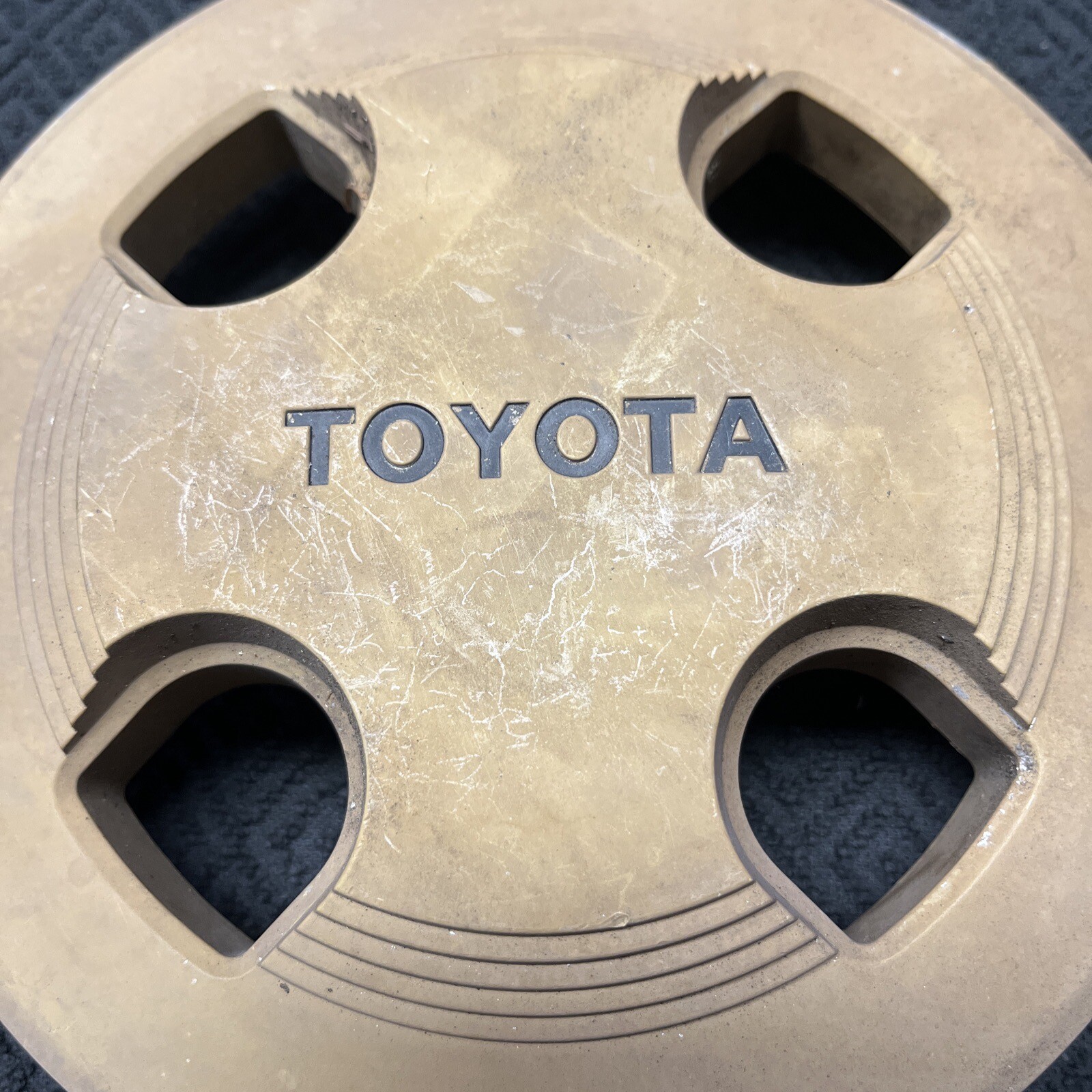 Toyota Corolla 716643-0010 OEM Wheel Center Rim Cap Dust Cover 4 Lug Hub 69169 Y