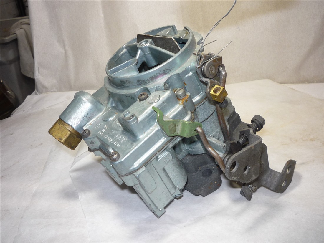 1972 Chevrolet truck 350 manual choke GENUINE Rochester carburetor7041114