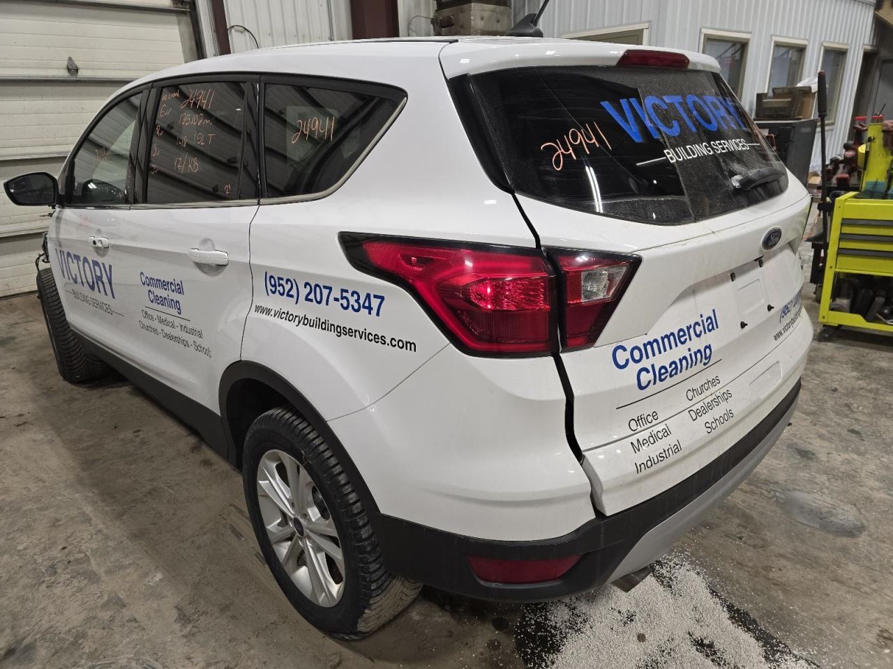 Passenger Side View Mirror Painted Cap Without Memory Fits 17-19 ESCAPE 1535679