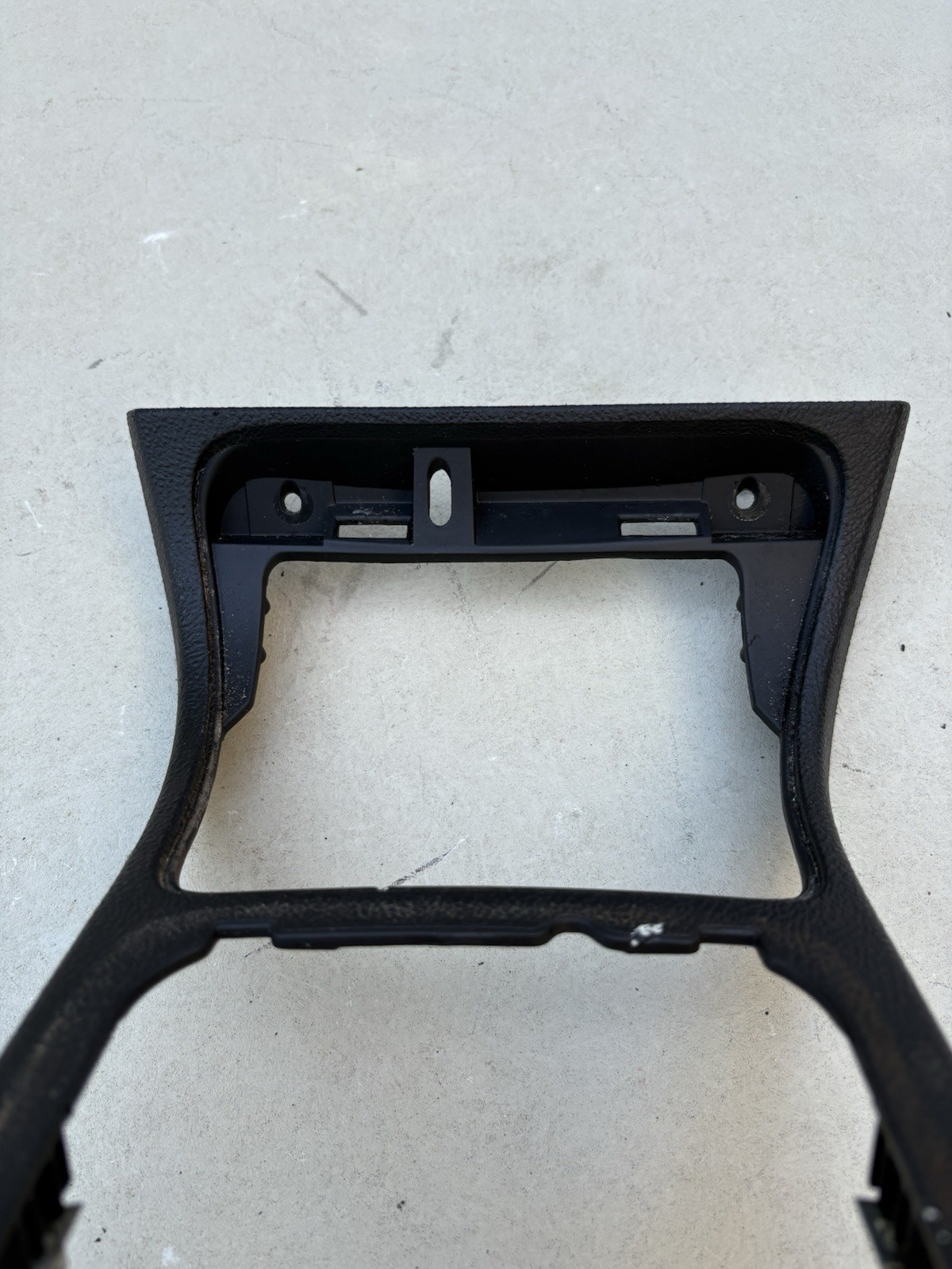 2007-2011 Chevrolet HHR Floor Transmission Shifter Shift Bezel Trim 1121830