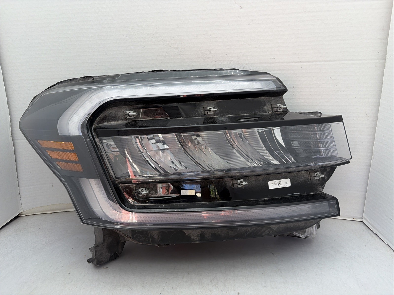 2022 2023 2024 Ford Expedition Headlight Right RH Passenger OEM Full LED Black