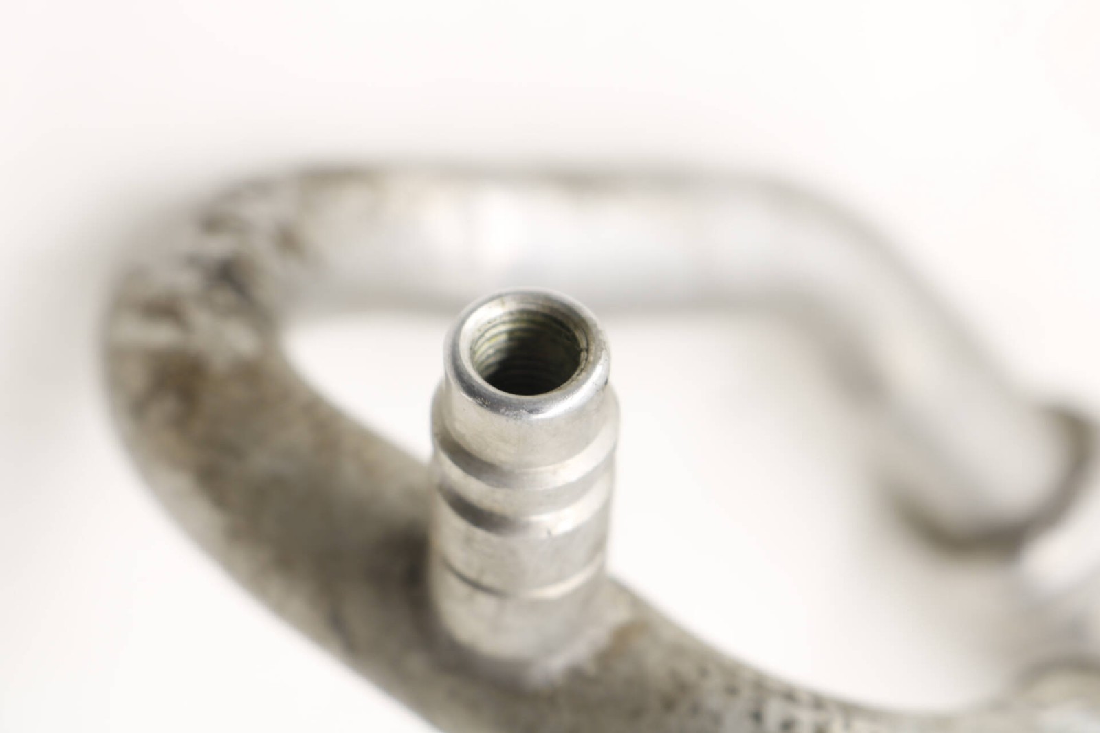 2015-2018 PORSCHE MACAN – AC LINE / PIPE 95B260707E