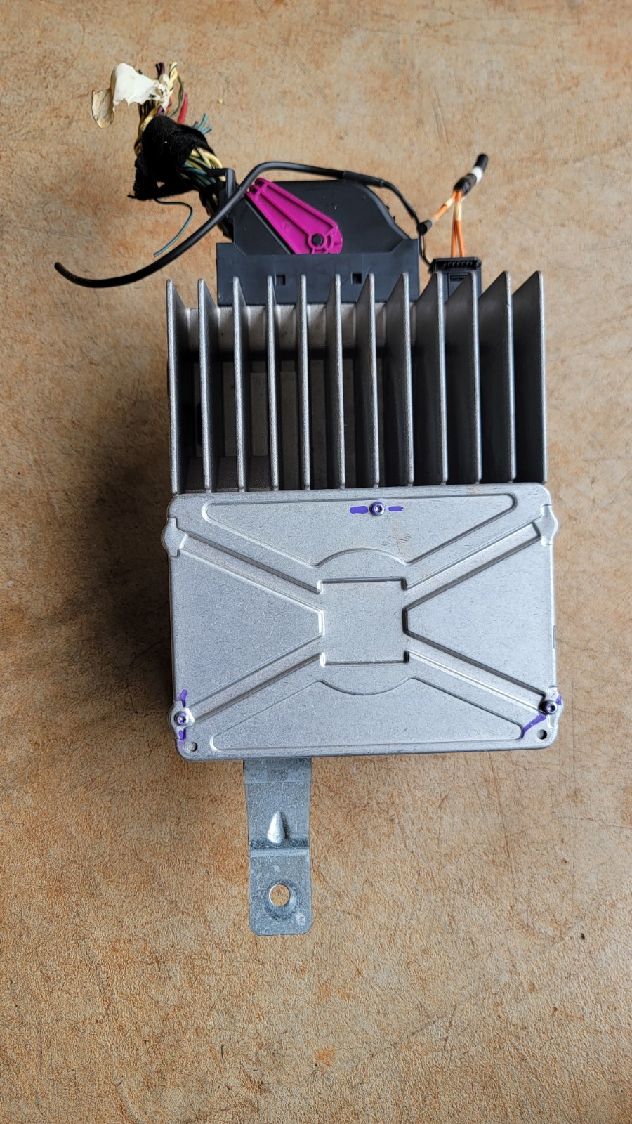 06-09 Mercede W251 R500 Amplifier Amp Harman Becker Kardon A2518207689