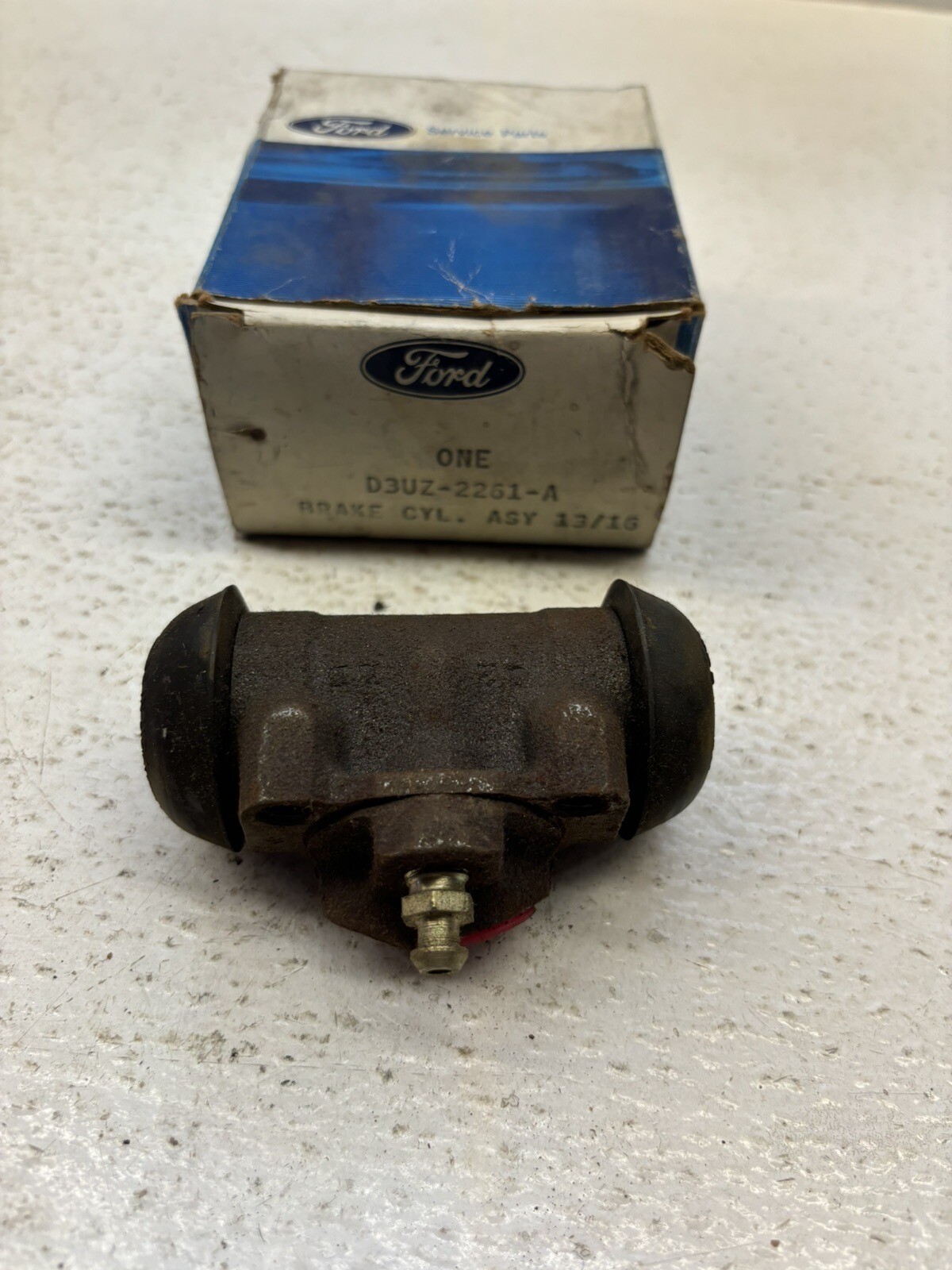 Ford E-200 Econoline 69-74 Rear Passenger Side Drum Brake Cylinder #D3UZ-2261-A